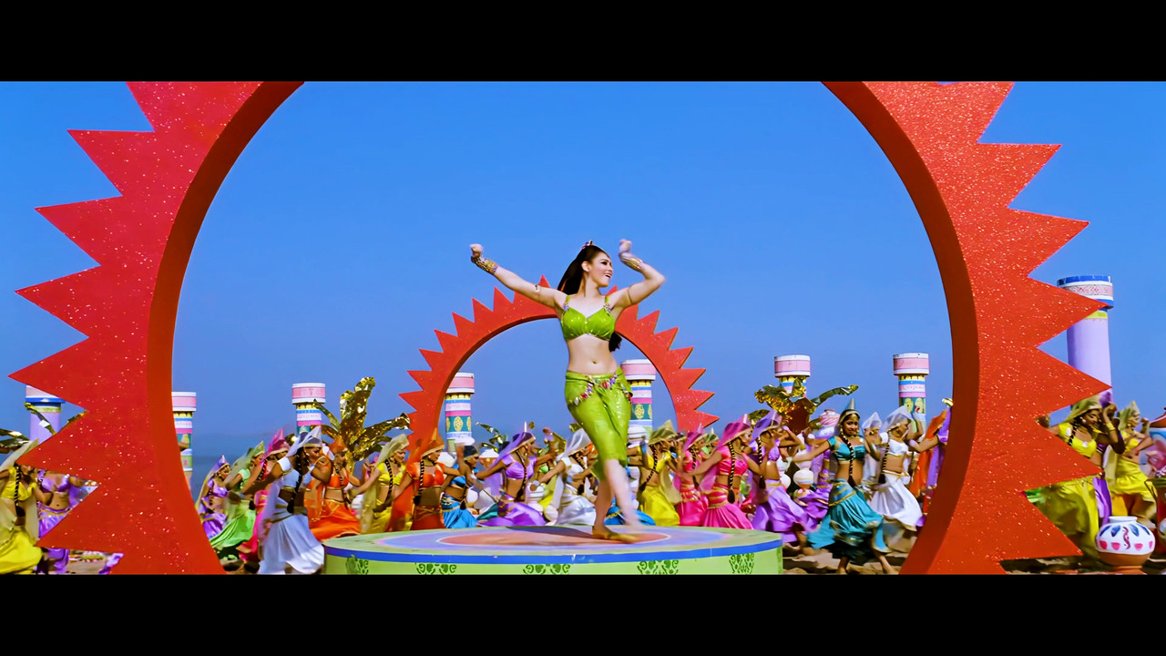 Tamanna Hot Song From Himmatwala Naino Main Sapna 4K (Best Quality).mp4_snapshot_03.04_[2021.04.05_1