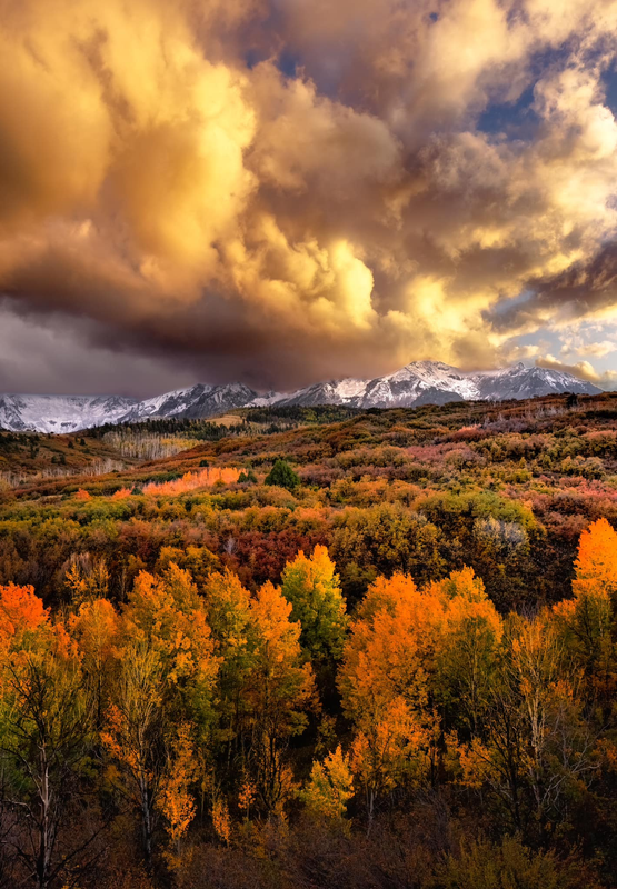 Colorado in October by Lindsay Brady - Lemmy.World