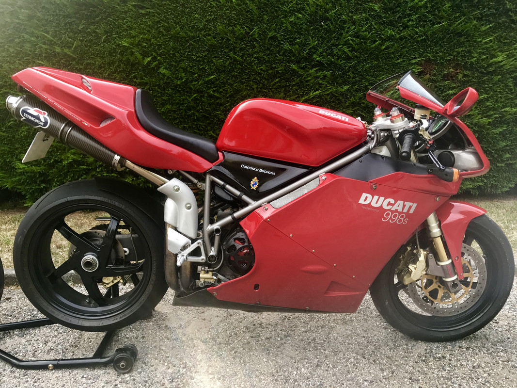 37795221-2D78-4349-A97E-9892D013B21B