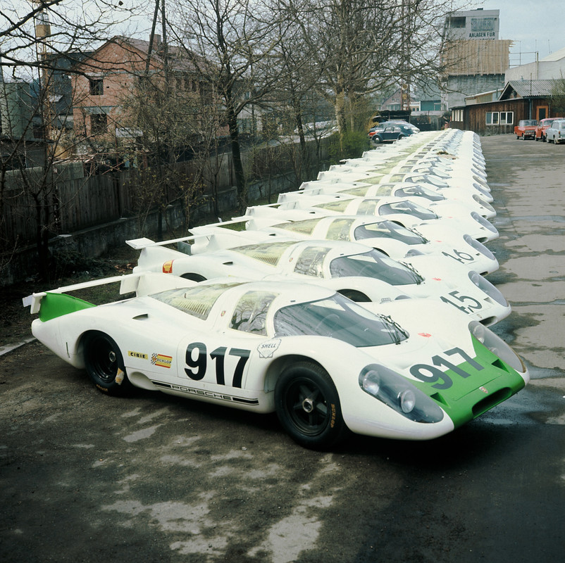 PORSCHE_Las 25 unidades de Porsche 917 alineadas para su homolog