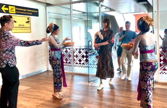 Kedatangan wisatawan mancanegara asal Selandia Baru di Bandara Ngurah Rai, Bali, Rabu (29/3/2023).