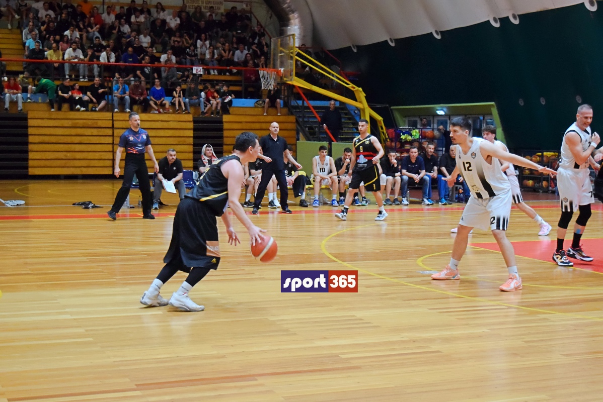 , &Omicron; &Delta;ί&omega;&nu; &Kappa;&upsilon;&pi;&alpha;&rho;&iota;&sigma;&sigma;ί&alpha;&sigmaf;&nbsp;64-60 &tau;&eta;&nu; &Kappa;&alpha;&lambda;&alpha;&mu;ά&tau;&alpha;&nbsp;B.C.&nbsp;&sigma;&tau;&eta;&nu; &Tau;έ&nu;&tau;&alpha;, &iota;&sigma;&omicron;&phi;ά&rho;&iota;&sigma;&epsilon; (1-1) &tau;&omicron;&upsilon;&sigmaf; &tau;&epsilon;&lambda;&iota;&kappa;&omicron;ύ&sigmaf; &tau;&eta;&sigmaf; &Alpha;1 &Epsilon;&Kappa;&Alpha;&Sigma;&Kappa;&Epsilon;&Nu;&Omicron;&Pi; (&phi;&omega;&tau;&omicron;&gamma;&rho;&alpha;&phi;&iota;&epsilon;&sigmaf; & &beta;ί&nu;&tau;&epsilon;&omicron;)