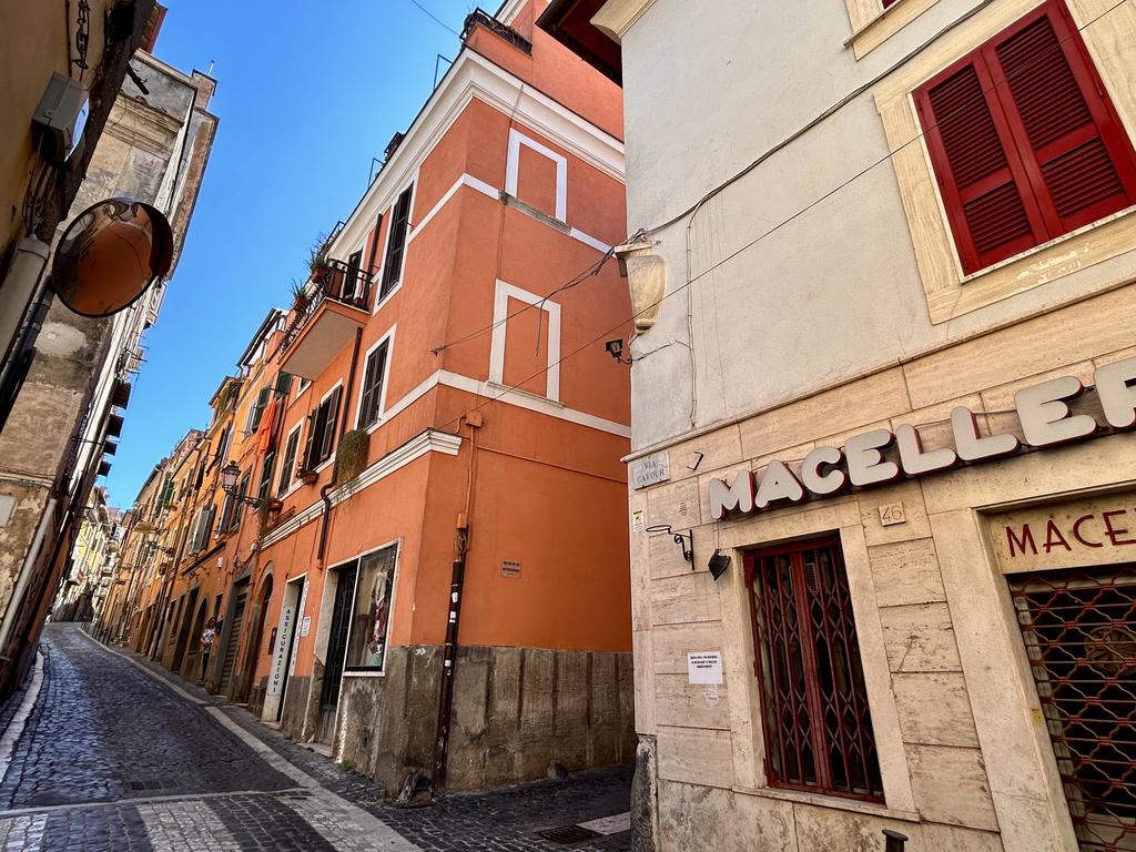 Жаркий сентябрь на побережье Тирренского моря.