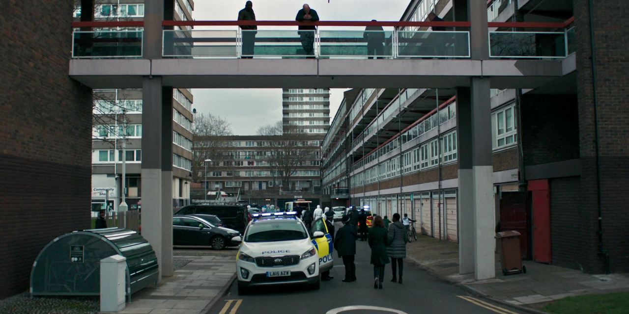 The Capture (2019) S01E01 (1080p AMZN Webrip x265 10bit EAC3 5.1 - Ainz)[TAoE].mkv[screenshot]12