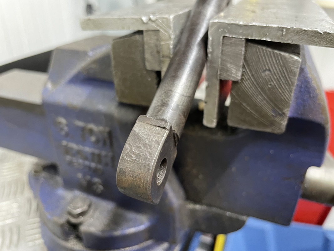 8D1DA9B6-7D4B-4EF1-811B-EF512317C8B7