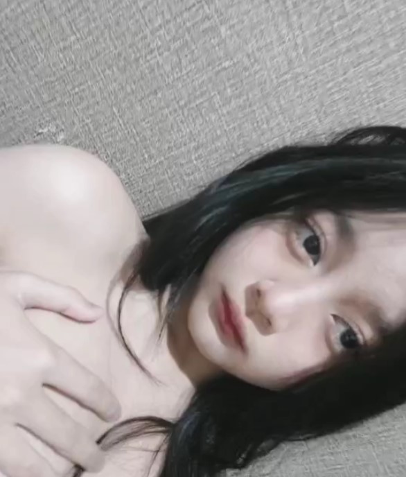 Gadis Cantik Sendirian
