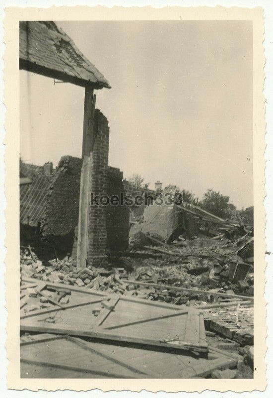 Foto Häuser Ruinen in Lataule Frankreich Wehrmacht IR 104 Westfeldzug 1940