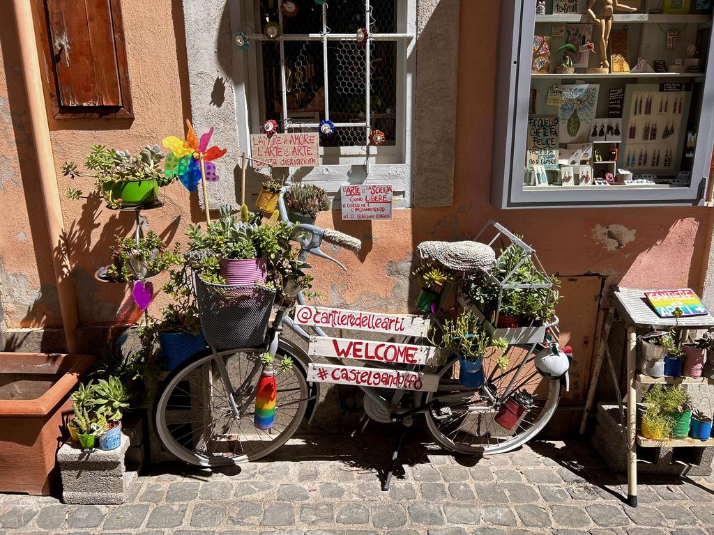 Жаркий сентябрь на побережье Тирренского моря.