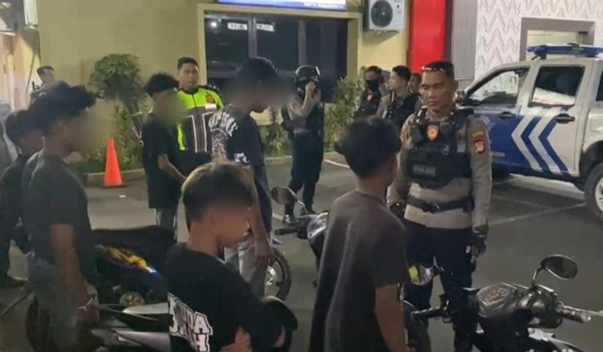 Aksi Freestyle Motor Ugal-Ugalan di Makassar: Bahaya dan Penangkapan
