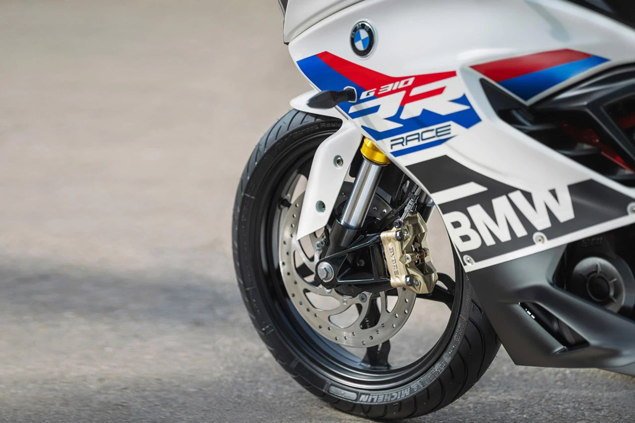 BMW G 310 RR tyre fitment context