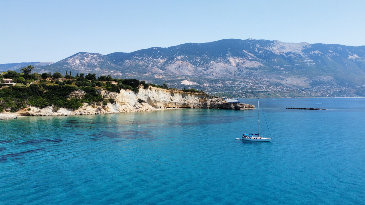 DC857493-65DC-49A2-856C-940A77589372