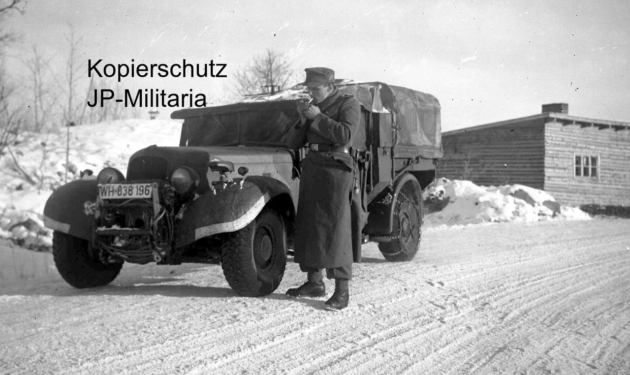 Foto Wehrmacht GEBIRGSJÄGER mit Fahrzeug Lastwag