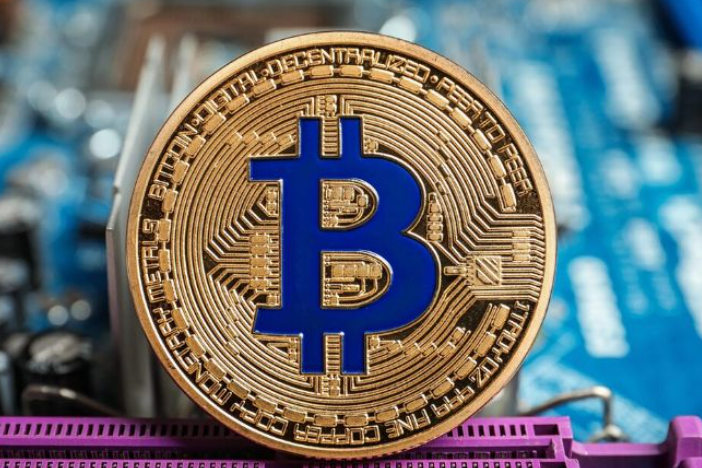 card image Мнение различных специалистов насчёт биткоина