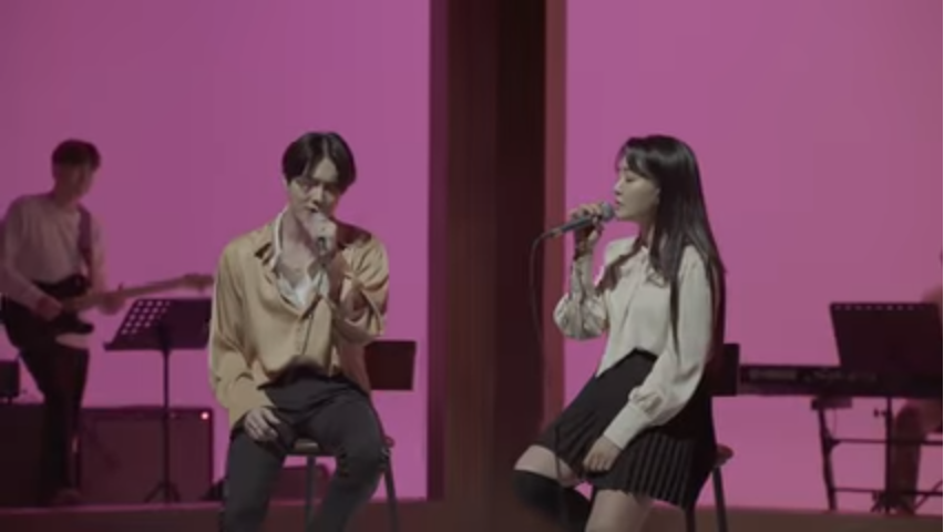 Suho duet dengan Younha