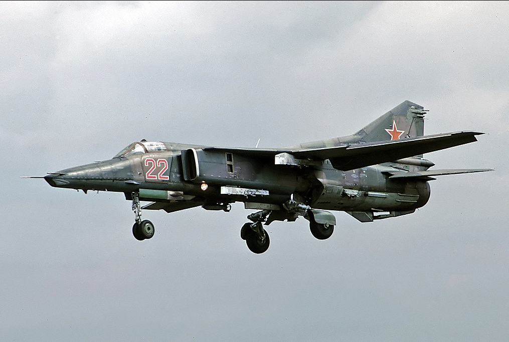 296 APIB Mig-27M 22 Red_83712538838