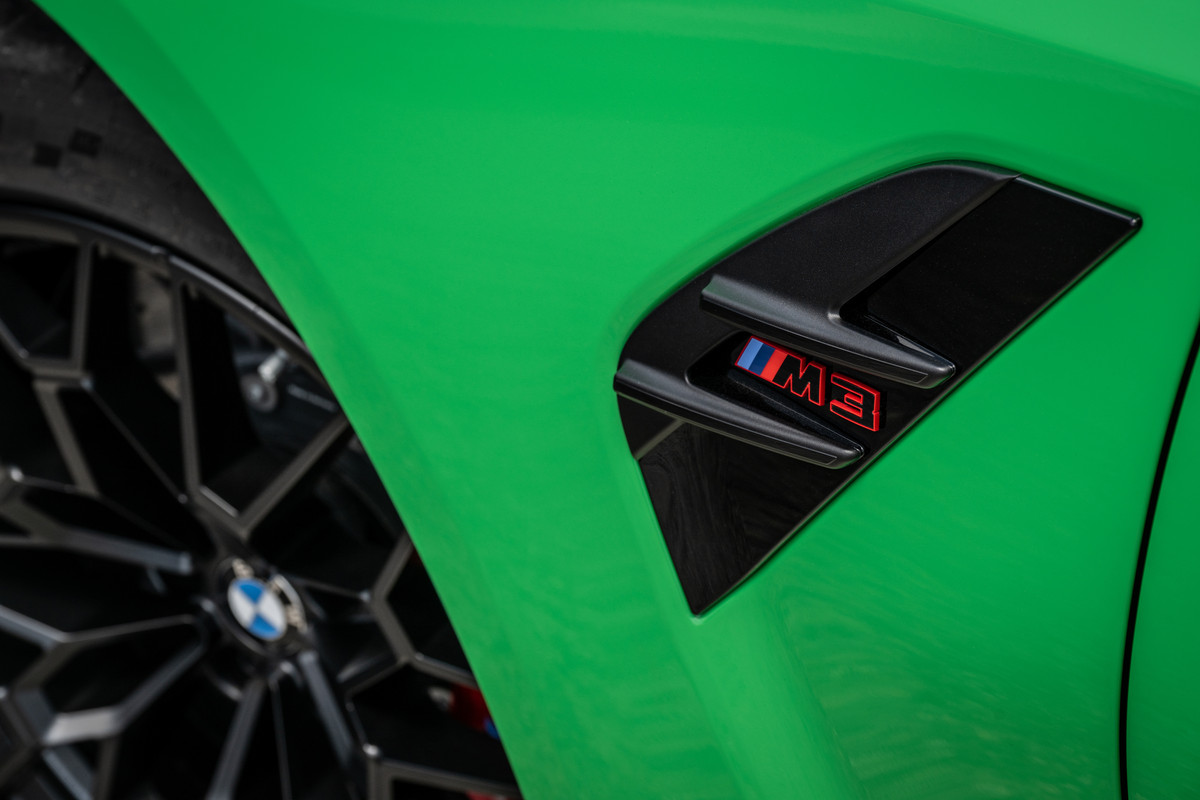 P90492778_highRes_the-all-new-bmw-m3-c