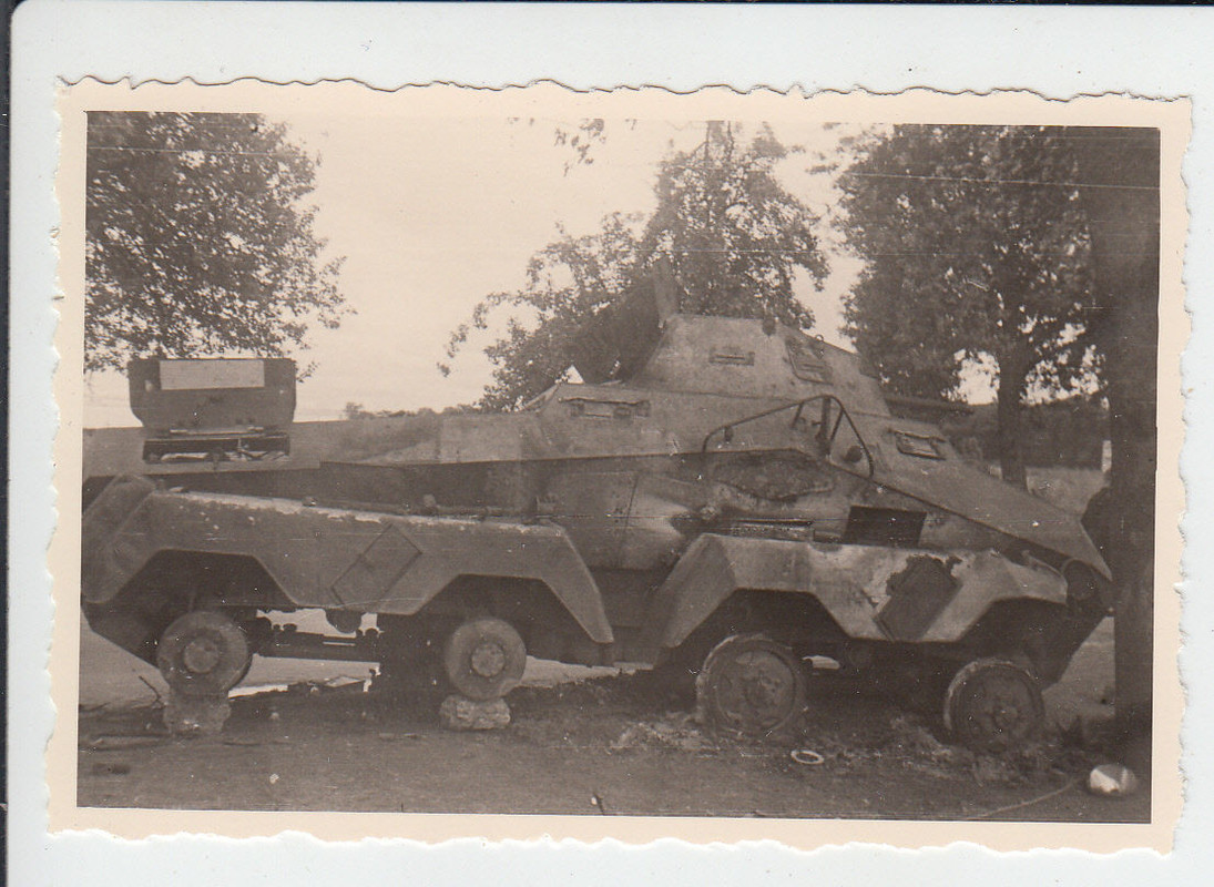 Zerstörter Schwerer Panzerspähwagen ( SdKfz 231 