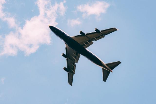 [Image: aeroplane1-1068x713.jpg]
