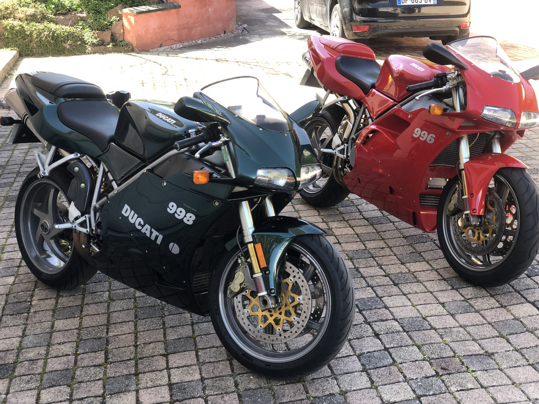 5AD1D531-6303-40FB-9B8C-052BD2774D6D