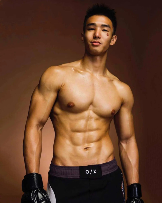 Photo by Chinese hunks 全球華男 on September 12, 2023. (2)