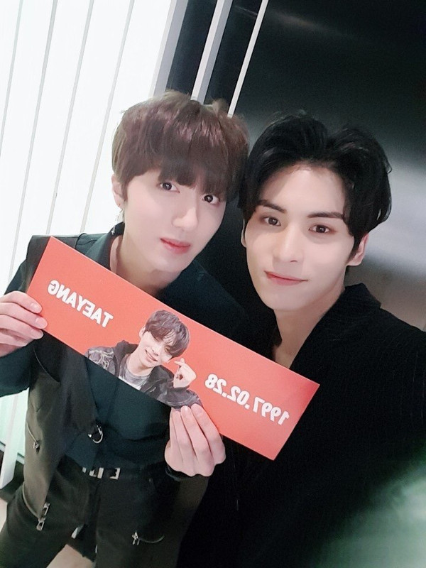 F1988-CE4-C969-4-DBD-8-AE7-17-CBA09-CBBA