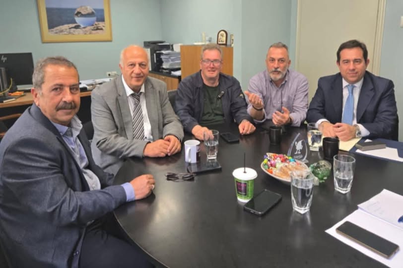 Ο ΠΡ. ΜΑΝΩΛΑΚΗΣ ΚΑΛΕΣΕ ΜΗΤΑΡΑΚΗ ΓΙΑ ΝΑ ΤΟΝ ΕΝΗΜΕΡΩΣΕΙ ΓΙΑ ΤΗ ΔΕΥΑΝΧ (ΦΩΤΟ)