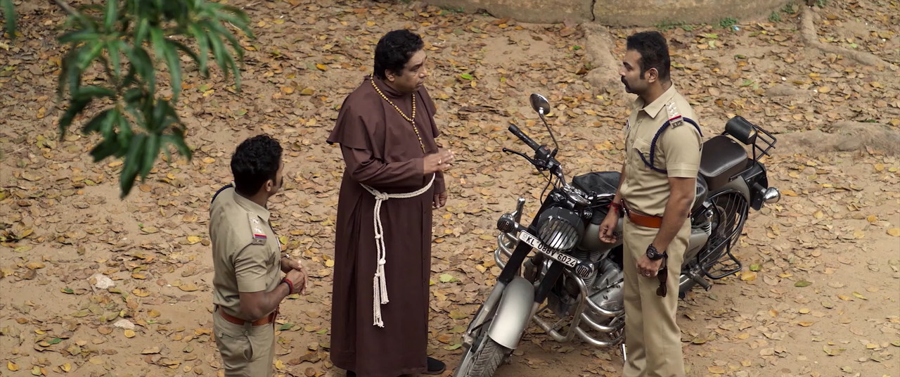 Thayyal Machine 2024 WebRip [Tamil + Malayalam] 480p 720p ESub Screenshot