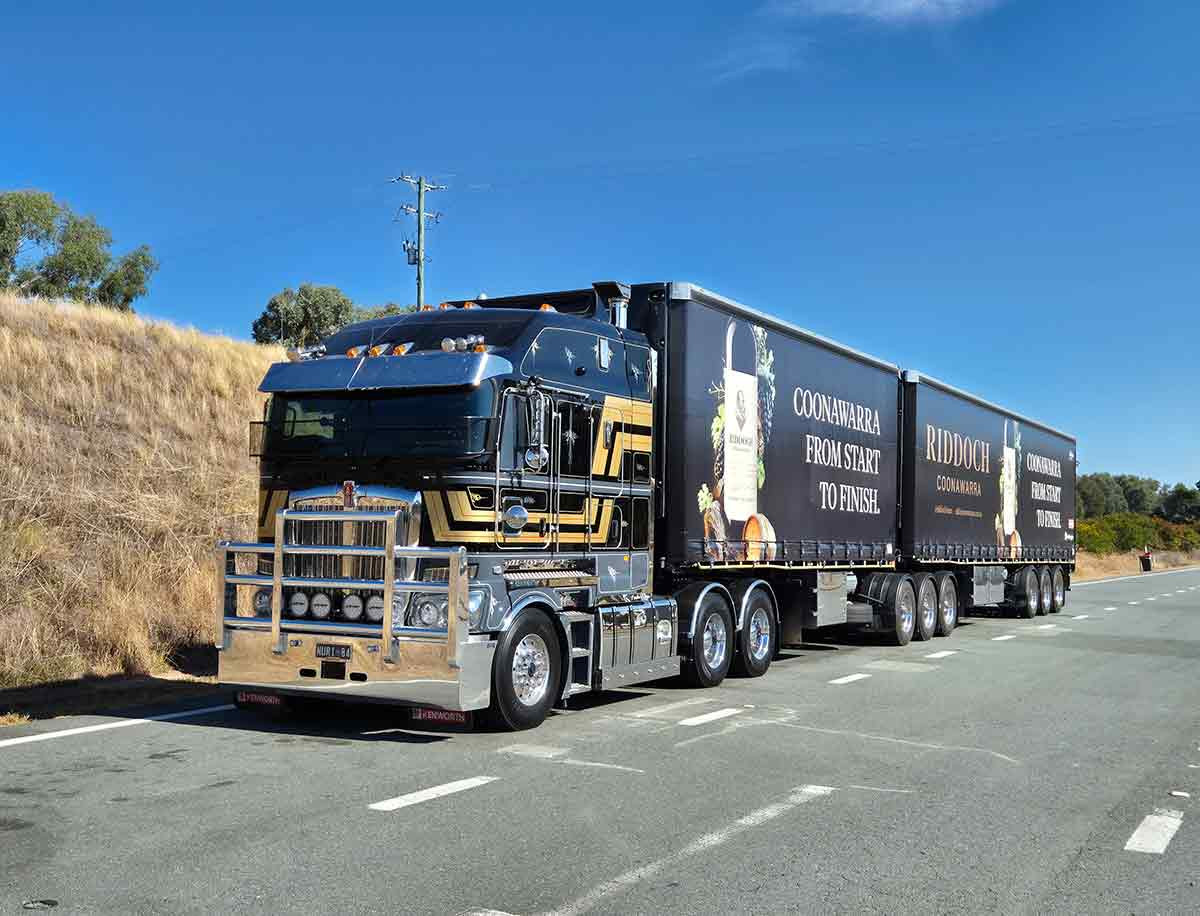 Kenworth K220 cabover