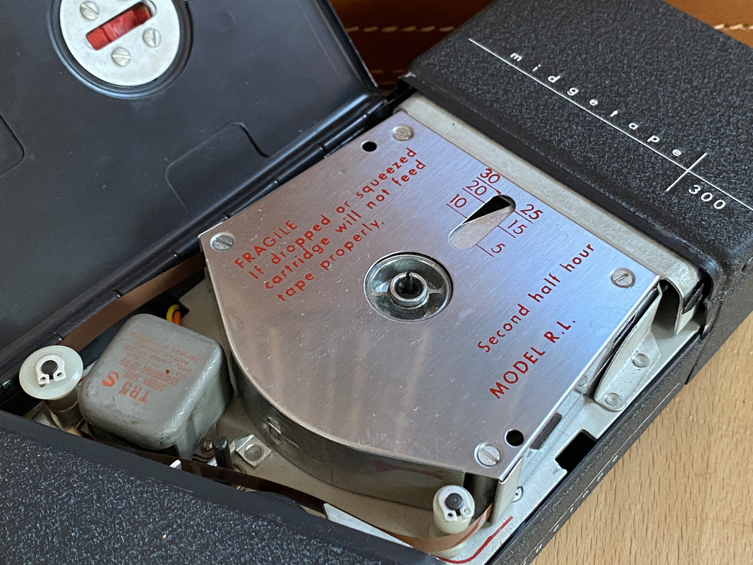 9E946765-9139-4B81-AA45-01B5208CB95C