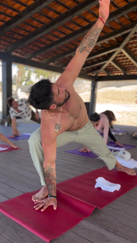 vlcsnap-2024-05-16-00h48m56s749