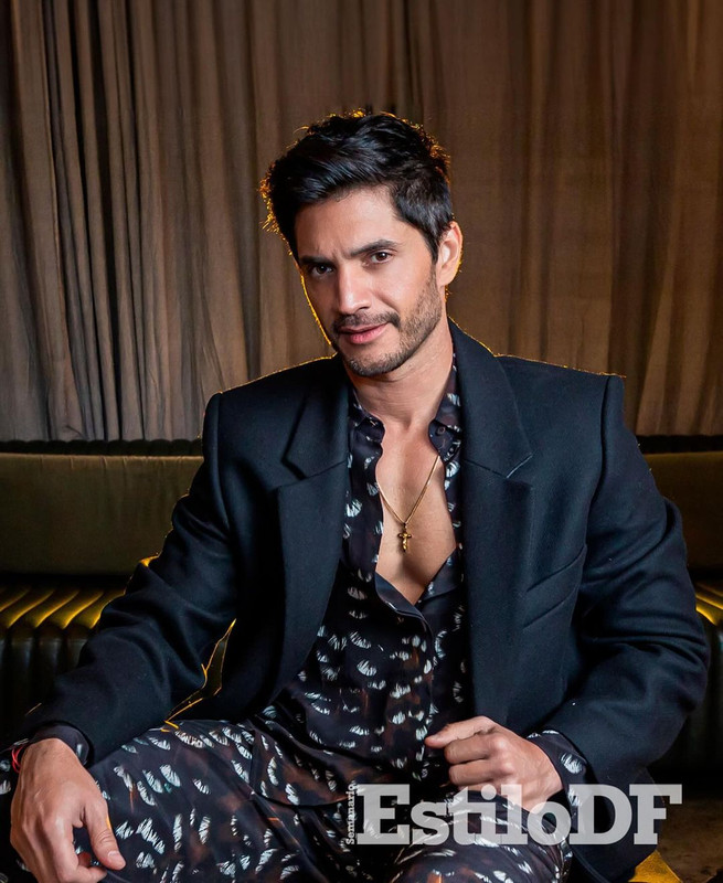 Hoy es Lunes de #EstiloDF en portada tenemos a @danielelbittar Con su participación en la Telenovela