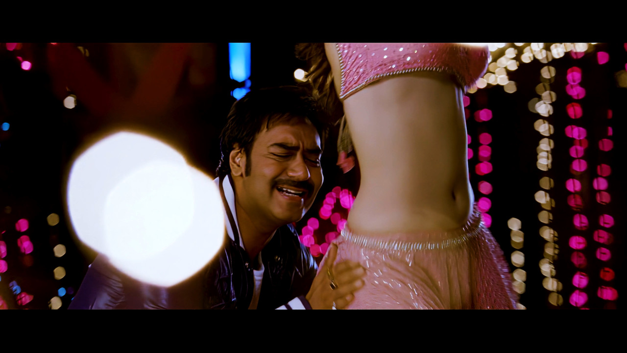 Tamanna Hot Song 03 From Himmatwala Taki O Taki 4K (Best Quality).mp4_snapshot_03.41_[2021.04.05_13.