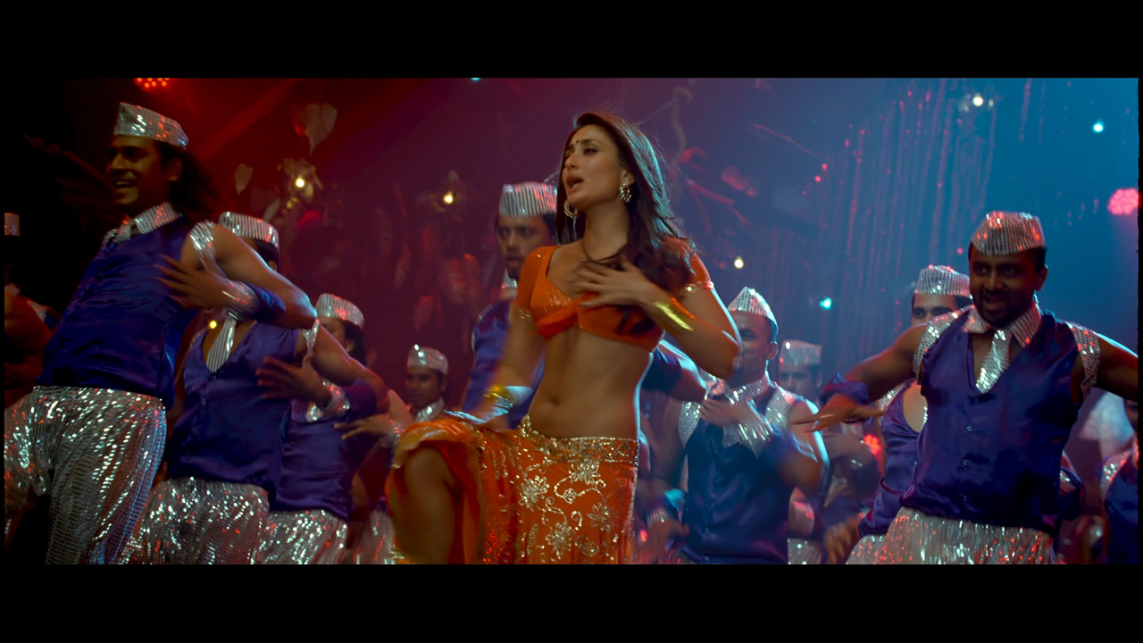 [Image: Kareena-Kapoor-Hot-Halkat-Jawani-From-He...-43-05.jpg]