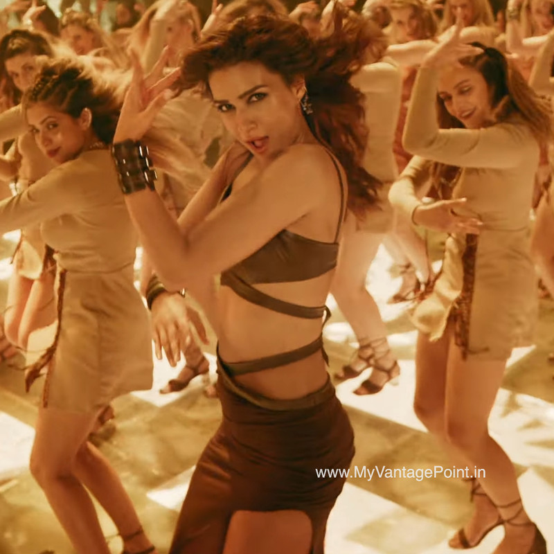 back-of-kriti-sanon-in-ganapath
