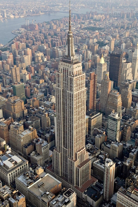 800px-Empire_State_Building_(aerial_view)