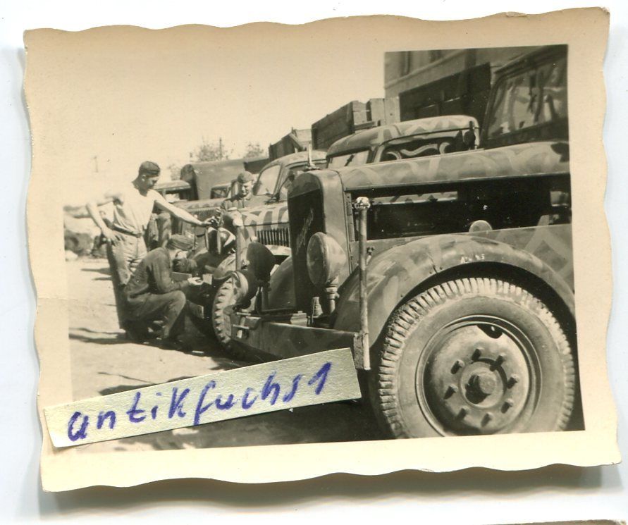 WH-Militär-LKW`s mit tollem Tarnanstrich im 2.WK