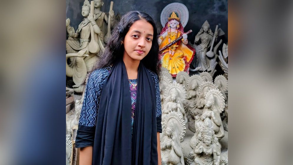 যে হাতে গড়েন প্রতিমা, সে হাতেই স্বপ্নের ভাস্কর্য