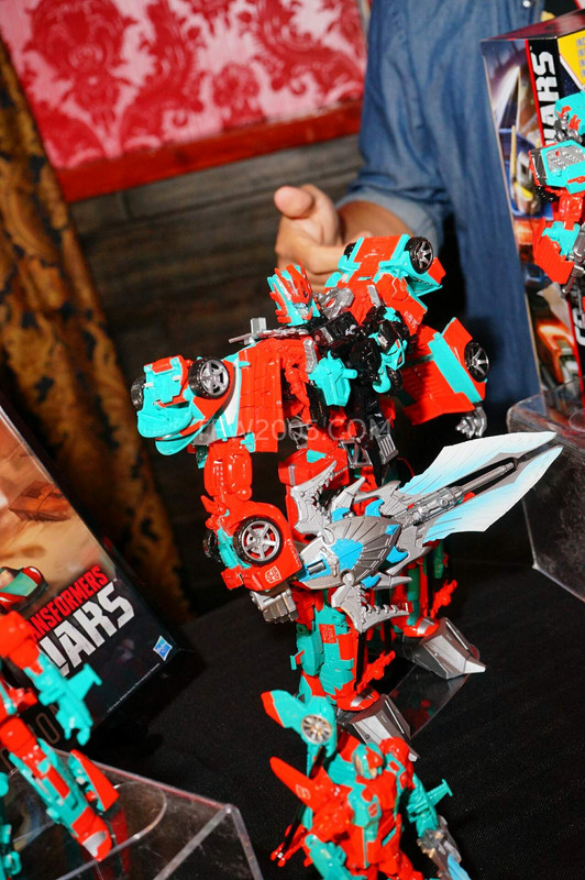 SDCC2015-Hasbro-Breakfast-Transformers-Combiner-