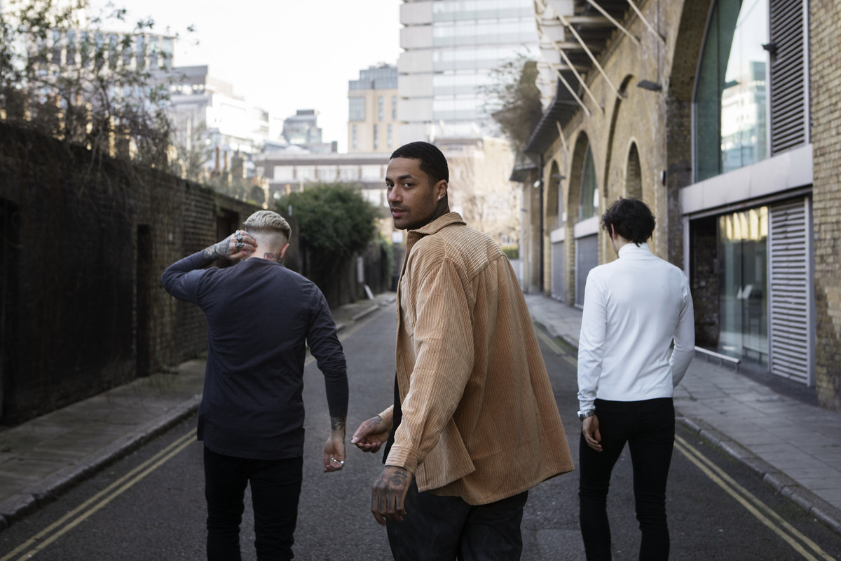 young-people-london-streets.jpg