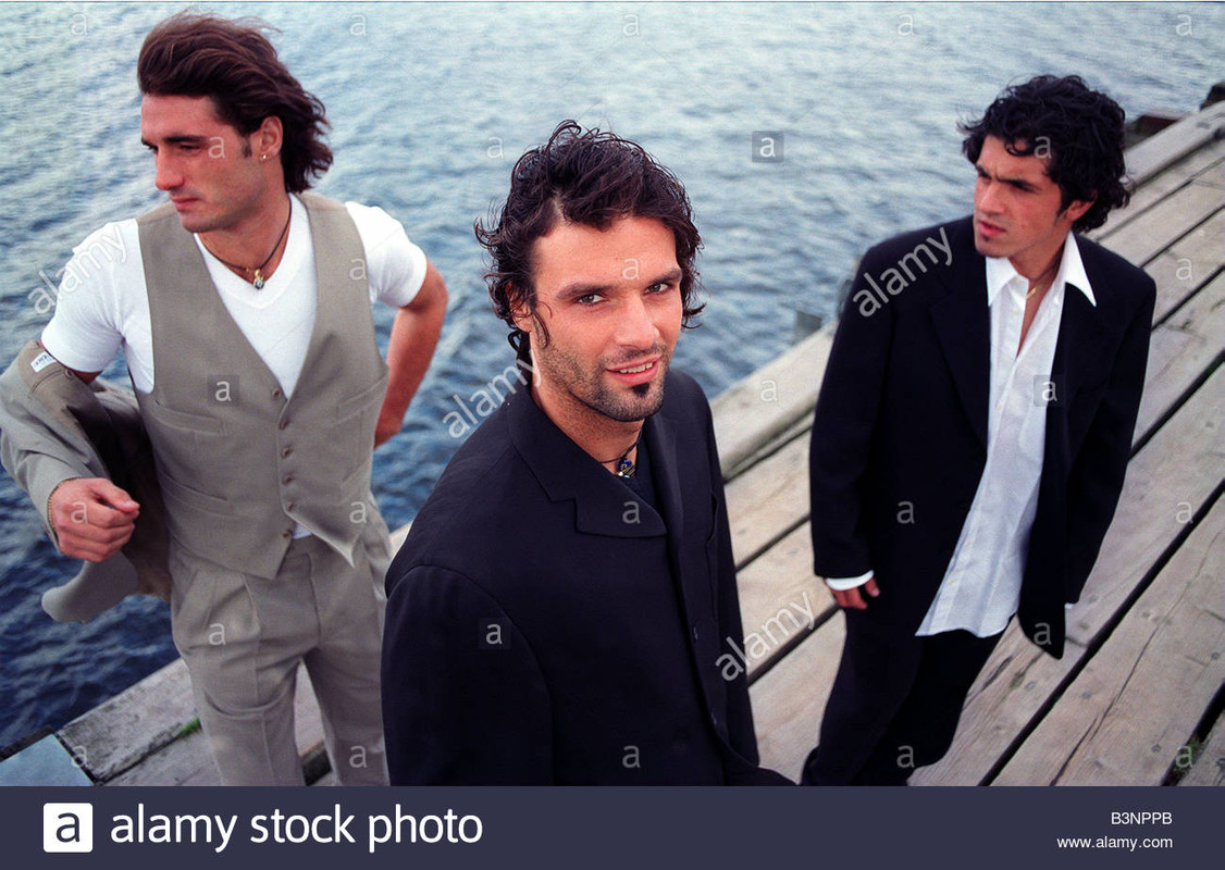 rangers-italian-aces-wearing-clothes-from-cruise-august-1997-loch-B3NPPB