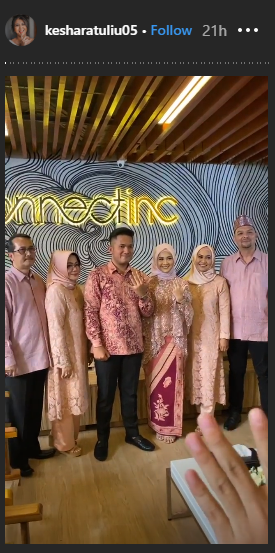 Momen lamaran Kesha Ratuliu dan Adhi Permana Putra