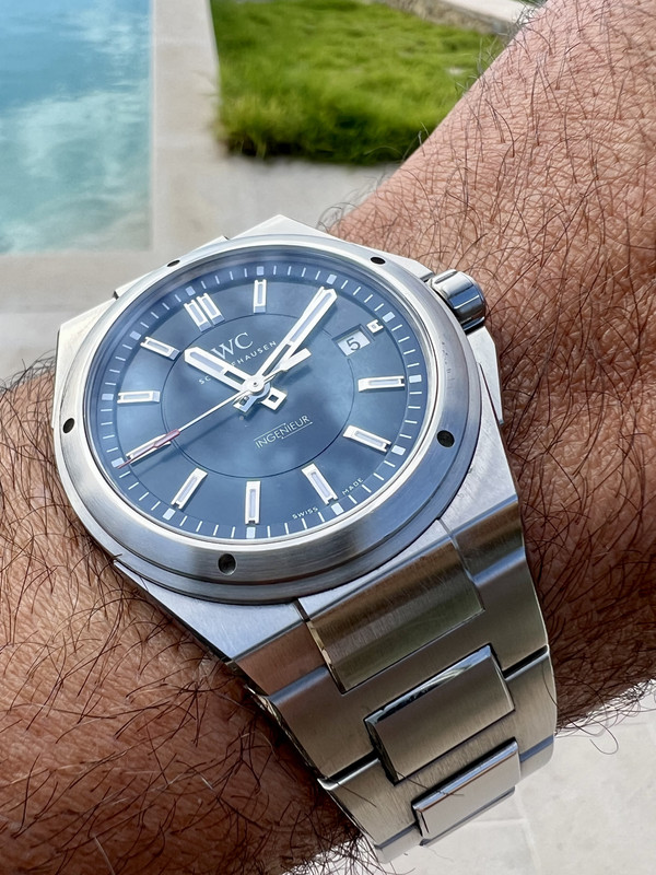 8093D6E6-3E48-485F-8AE9-A3E8578E2603