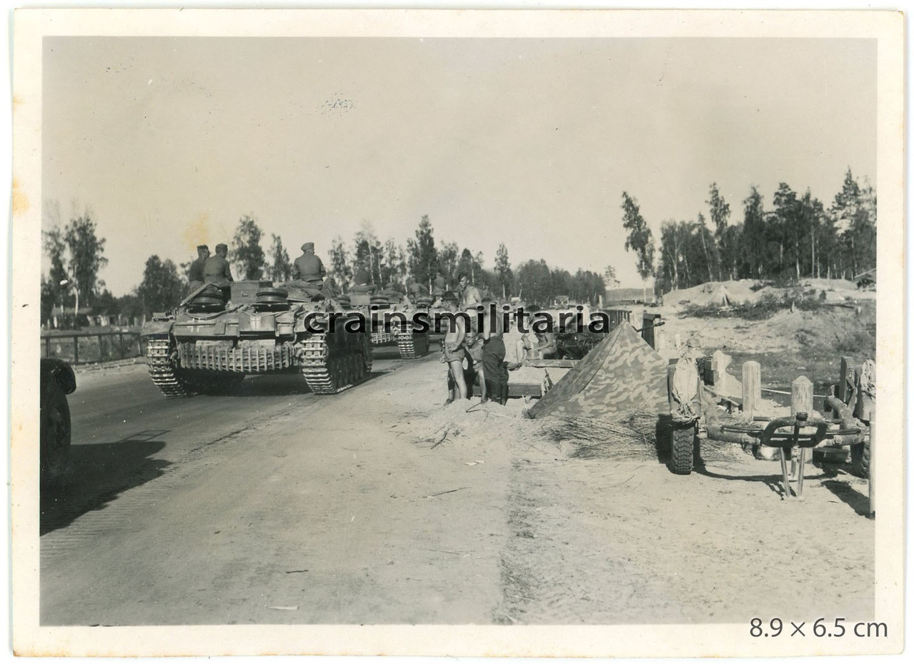 Orig Foto Vormarsch Stu G III Sturmgeschütz auf MINSK Weissrussland 1941