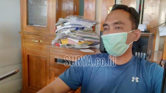 Kades Sumurgeneng, Gihanto ditemui di rumahnya, Selasa (16/2/2021) 