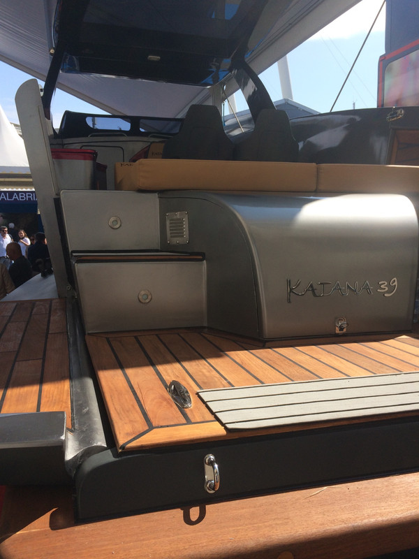 40F55E77-EDC0-4E0A-9035-FA716A4235D3