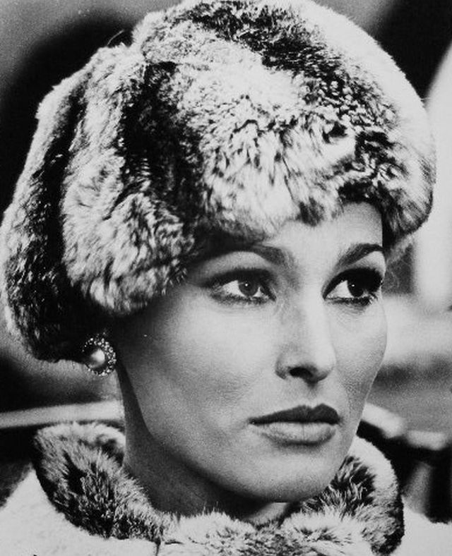 ursula_andress_b93