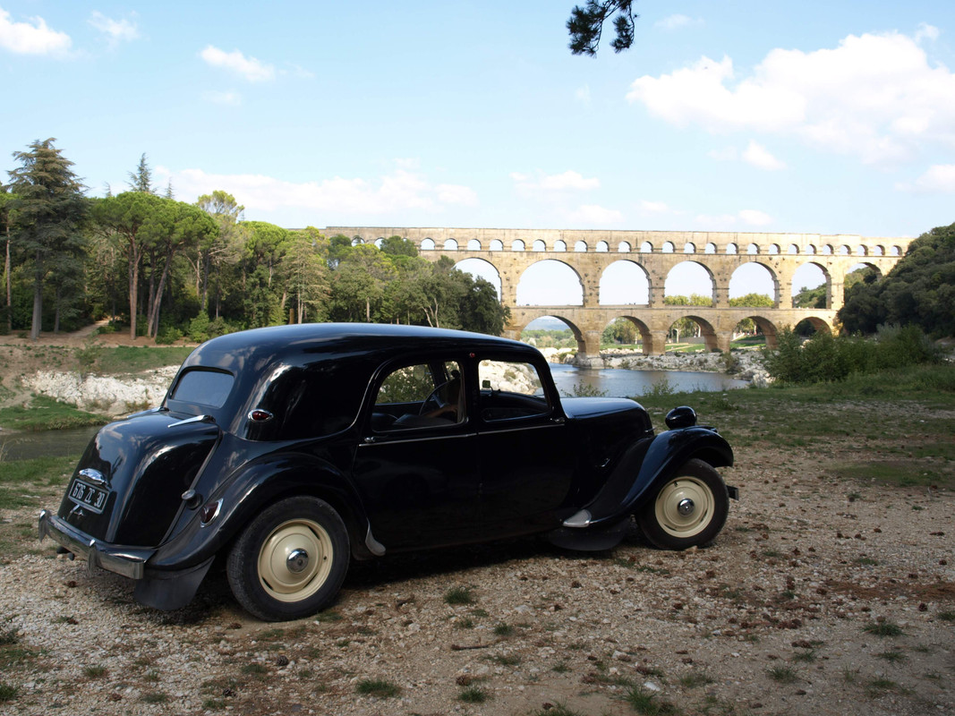 11B 1953 de YOG au Pont-du-Gard