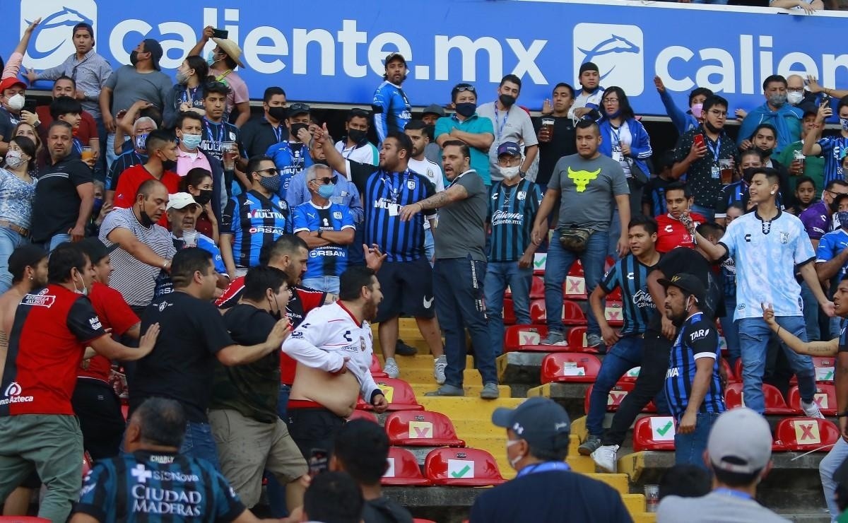 Aficionado relata lo ocurrido en Querétaro vs Atlas: Traían picahielos, pistolas