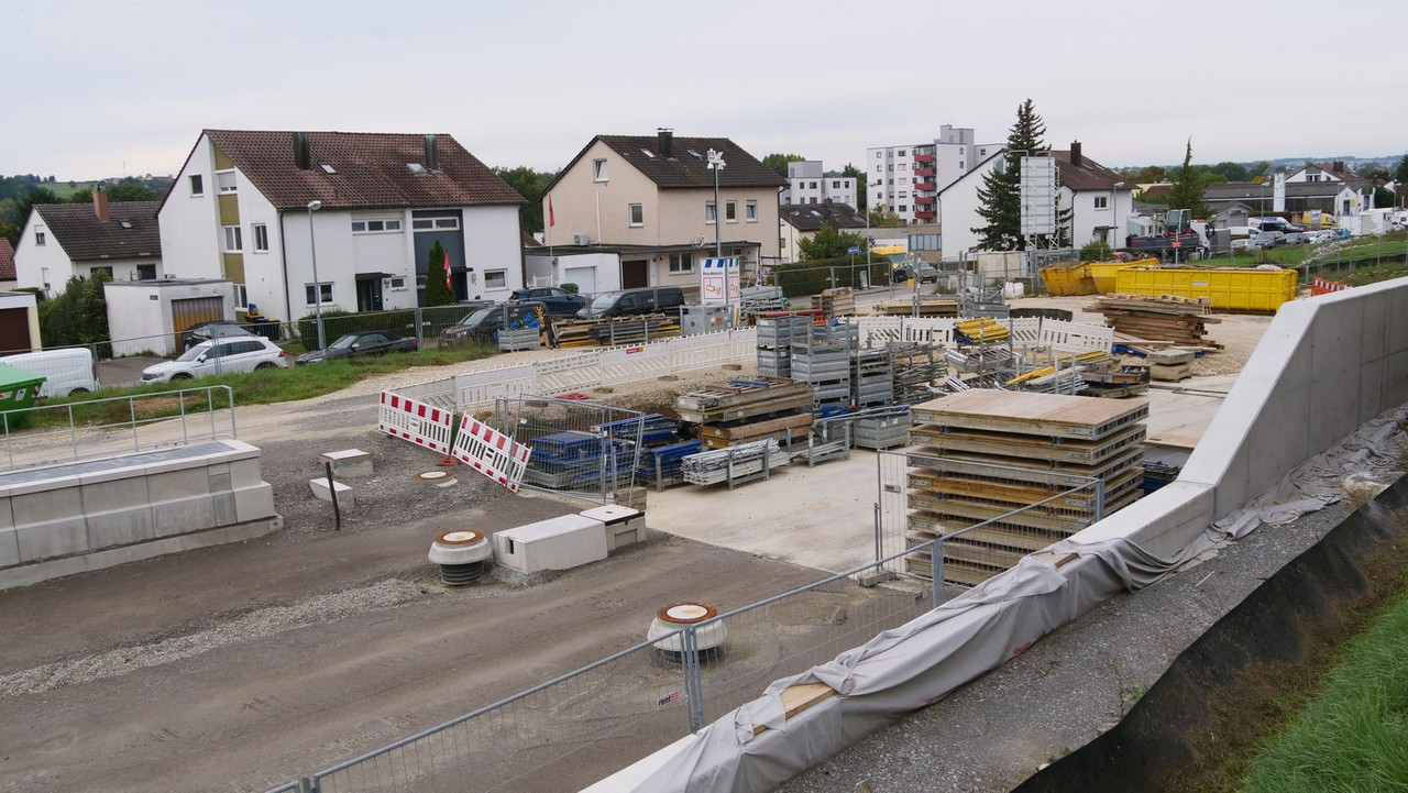[Bild: 031025-112932-1b.jpg]