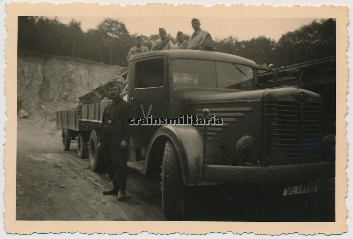 Orig. Foto Soldaten in schwere Lkw Büssing-NAG 5
